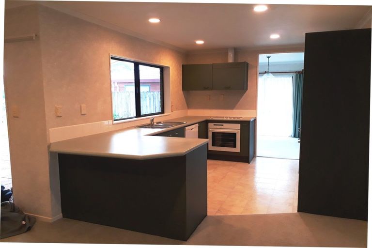 Photo of property in 137 Burswood Drive, Burswood, Auckland, 2013