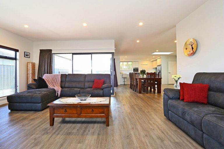 Photo of property in 20 Aspiring Drive, Poraiti, Napier, 4112