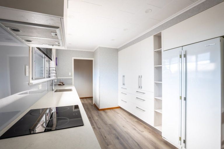 Photo of property in 11 Manu Crescent, Upper Vogeltown, New Plymouth, 4310