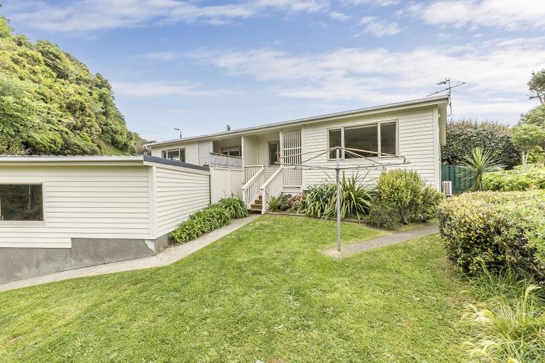 Photo of property in 2a Downing Street, Crofton Downs, Wellington, 6035