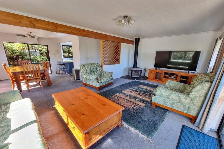 Photo of property in 30 Stanton Crescent, Karoro, Greymouth, 7805