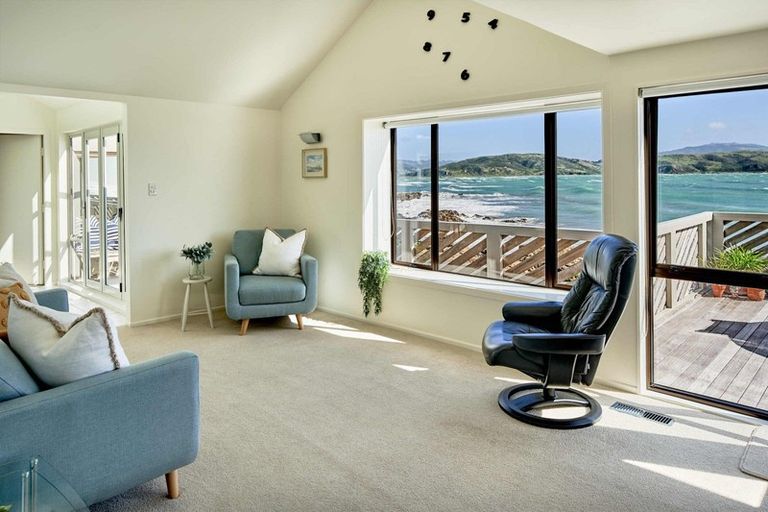 Photo of property in 19 Moana Road, Plimmerton, Porirua, 5026