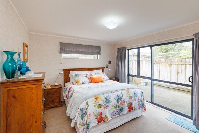 Photo of property in 6 Jordan Way, Kelvin Grove, Palmerston North, 4414