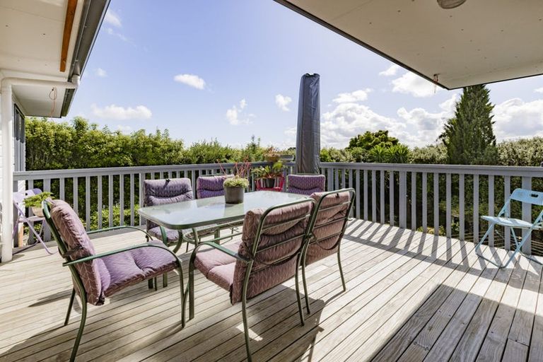 Photo of property in 37 Clarks Beach Road, Clarks Beach, 2122