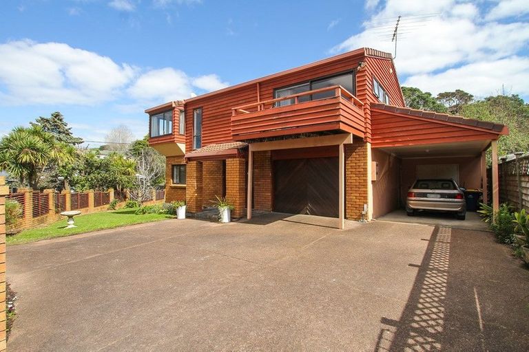 Photo of property in 1/84 Beach Road, Castor Bay, Auckland, 0620