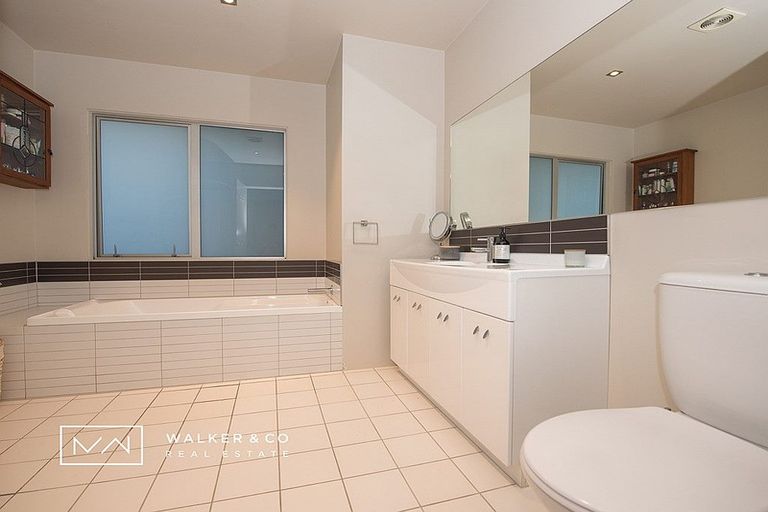 Photo of property in 17a Riverstone Drive, Riverstone Terraces, Upper Hutt, 5018