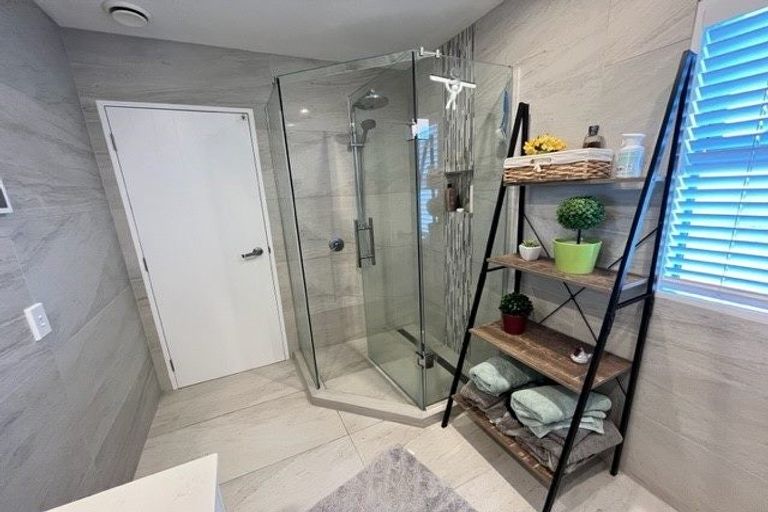 Photo of property in 13 Tranquility Rise, Mellons Bay, Auckland, 2014