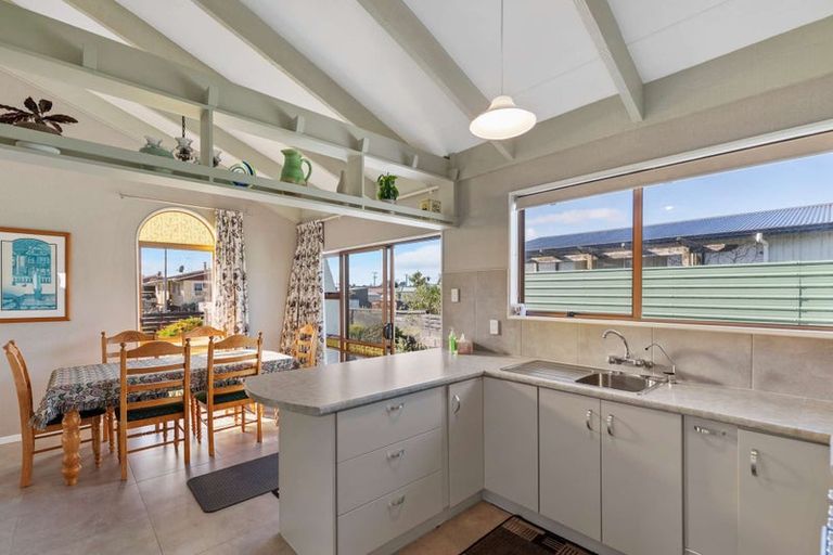 Photo of property in 53 Hinau Street, Castlecliff, Whanganui, 4501