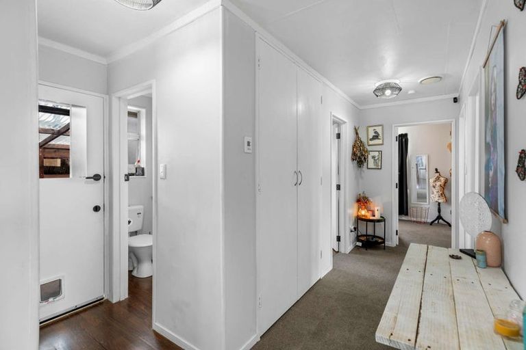 Photo of property in 6 Hobbs Place, Westbrook, Palmerston North, 4412