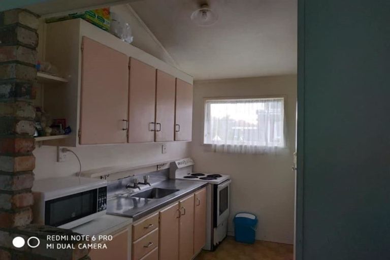 Photo of property in 2/462 Hillsborough Road, Mount Roskill, Auckland, 1041