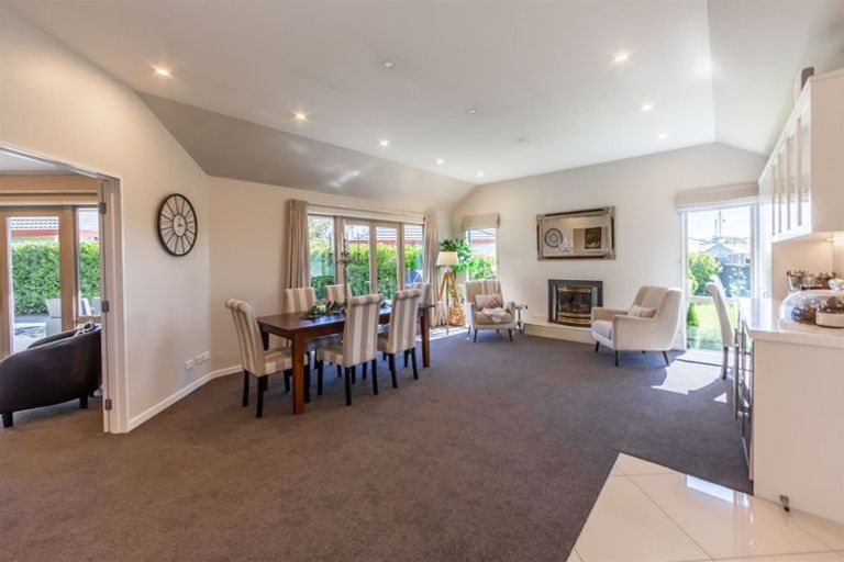 Photo of property in 16 Harrys Way, Redwood, Christchurch, 8051