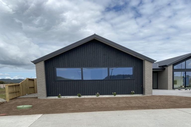 Photo of property in 44 Kitemaunga Avenue, One Tree Point, 0118