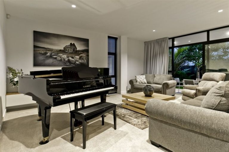 Photo of property in 8 Hastings Street, Hobsonville, Auckland, 0616