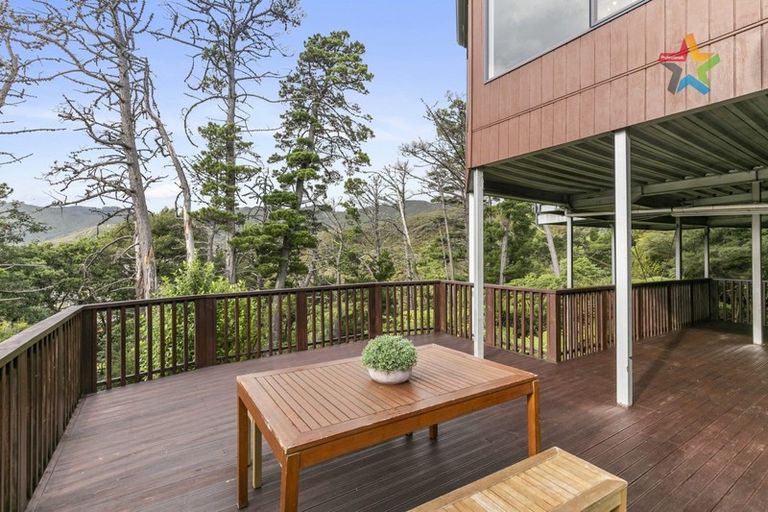 Photo of property in 31 Summit Road, Fairfield, Lower Hutt, 5011