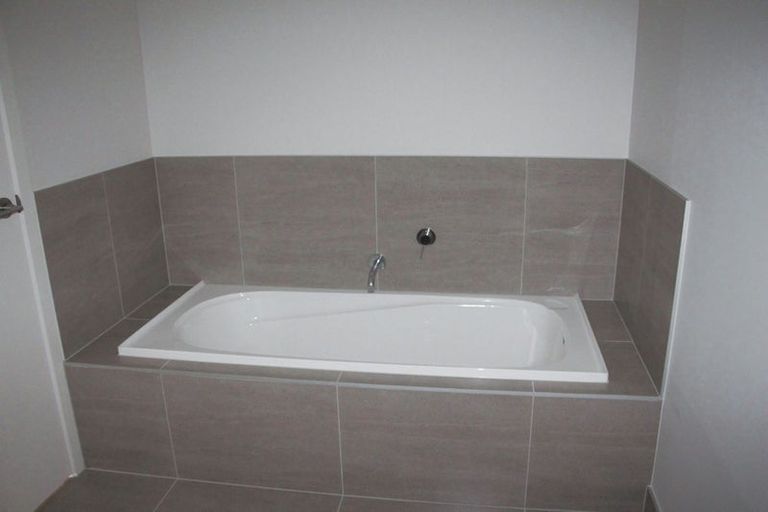 Photo of property in 15 Raymond Grace Avenue, Huapai, Kumeu, 0810