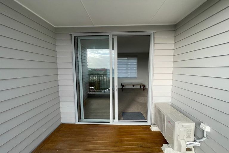 Photo of property in 7 Ceramic Lane, New Lynn, Auckland, 0600