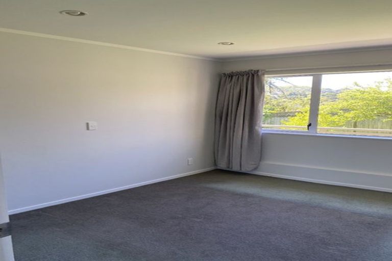 Photo of property in 18 Ngatitoa Street, Tawa, Wellington, 5028