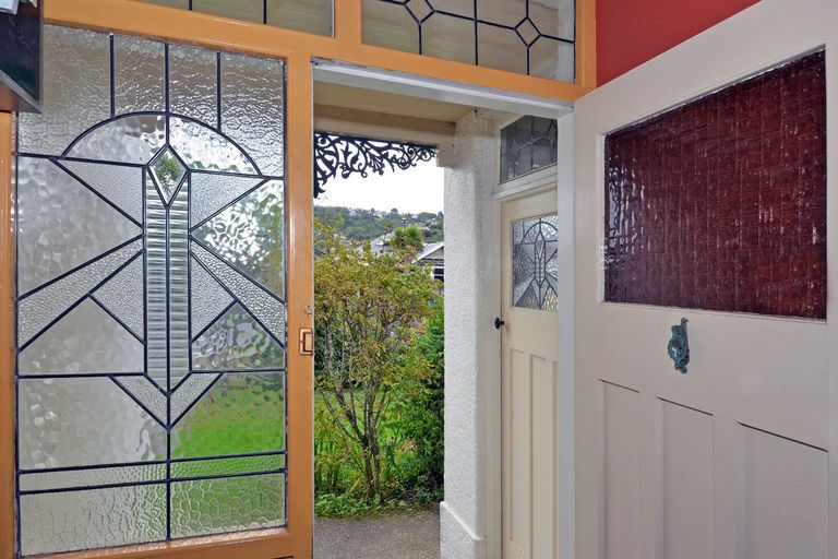 Photo of property in 17 West Avenue, Saint Clair, Dunedin, 9012