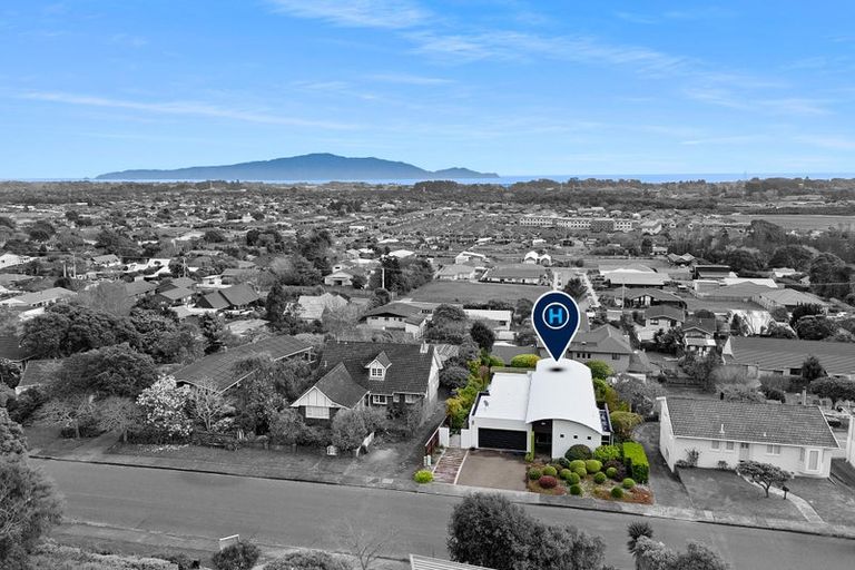 Photo of property in 110 Winara Avenue, Waikanae, 5036