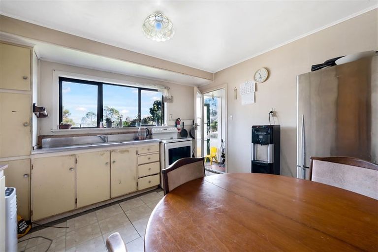 Photo of property in 8 Glen Marine Parade, Glendene, Auckland, 0602