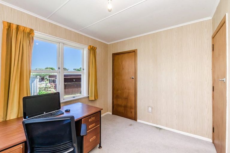 Photo of property in 2 Sunshine Avenue, Paraparaumu, 5032