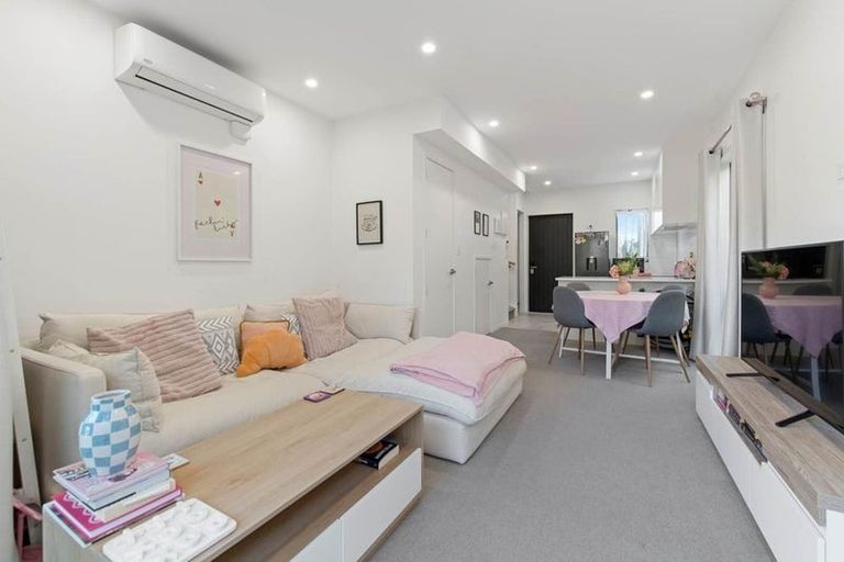 Photo of property in 4/112 Moore Street, Howick, Auckland, 2014