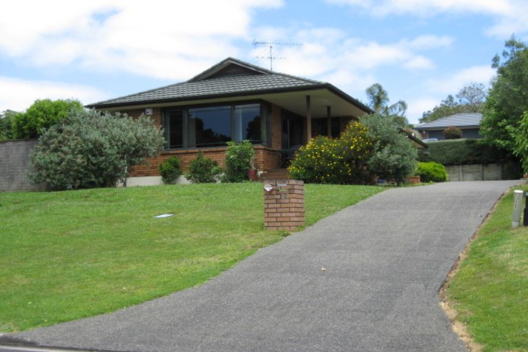 Photo of property in 24 The Glade South, Pukekohe, 2120