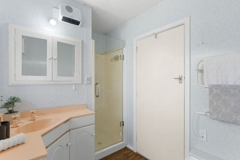 Photo of property in 42 Grahams Road, Ilam, Christchurch, 8041