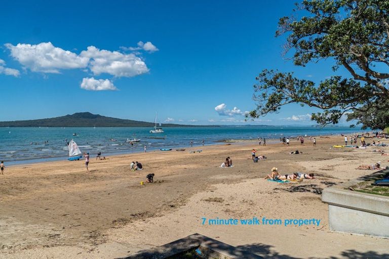 Photo of property in 7/77 Old Lake Road, Narrow Neck, Auckland, 0624