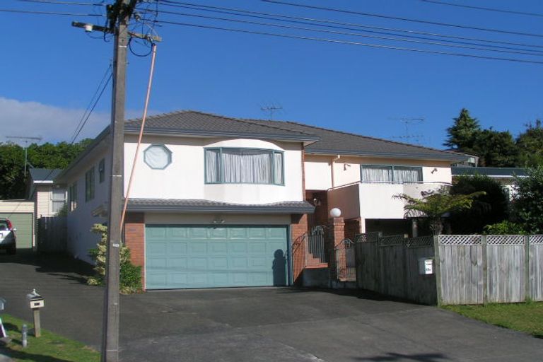 Photo of property in 1/28 Becroft Drive, Forrest Hill, Auckland, 0620