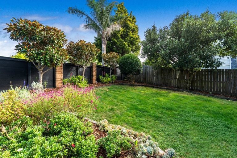 Photo of property in 24a Balmain Road, Chatswood, Auckland, 0626