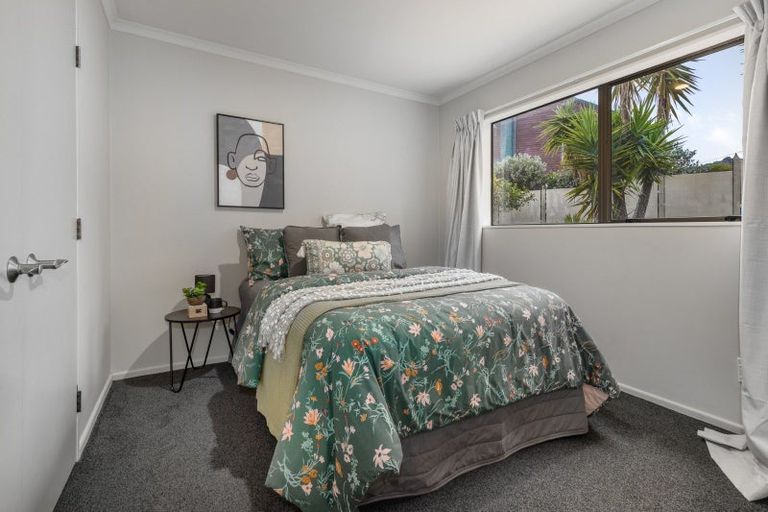 Photo of property in 30 Kinloch Place, Papakowhai, Porirua, 5024