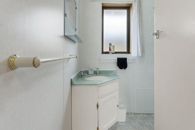 Photo of property in 32 Greenhurst Street, Sockburn, Christchurch, 8042