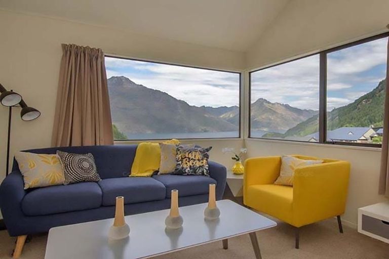 Photo of property in 9a Dart Place, Fernhill, Queenstown, 9300