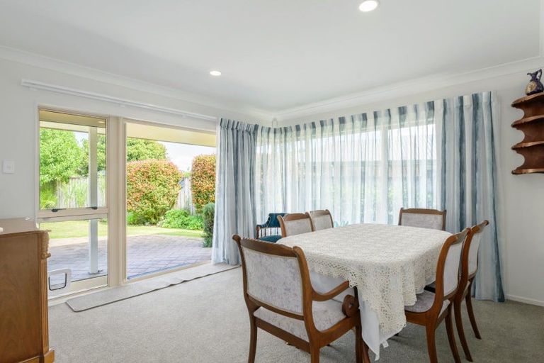 Photo of property in 35 Admiral Crescent, Flagstaff, Hamilton, 3210