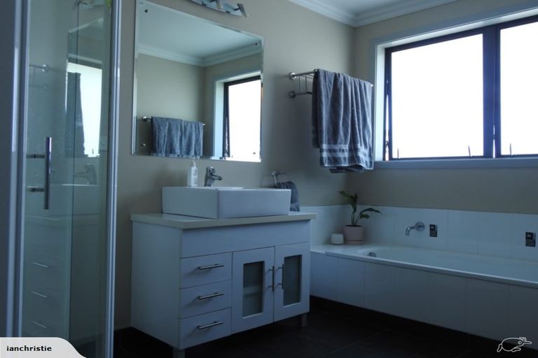 Photo of property in 339 Stoney Creek Road, Kelvin Grove, Palmerston North, 4470