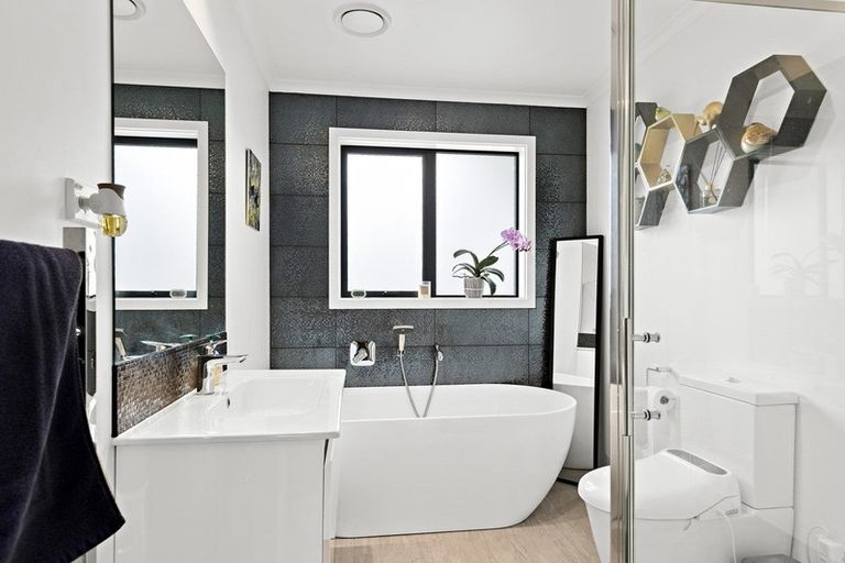 Photo of property in 33 Jane Maree Road, Kumeu, 0810