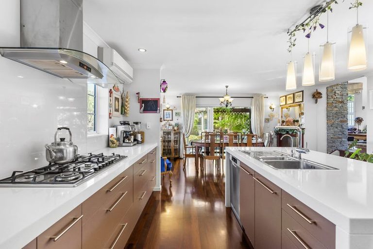 Photo of property in 74 Travis View Drive, Fairview Heights, Auckland, 0632