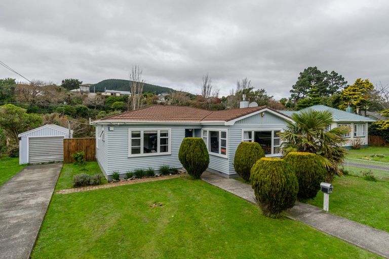 Photo of property in 36 Findlay Street, Tawa, Wellington, 5028