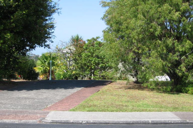 Photo of property in 114 Glamorgan Drive, Torbay, Auckland, 0630