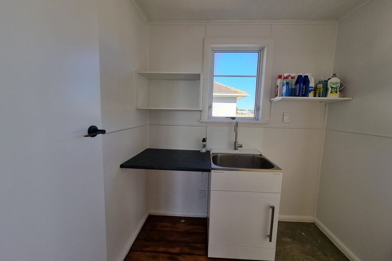 Photo of property in 27 Kenney Crescent, Fairfield, Hamilton, 3214