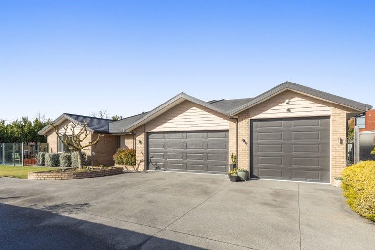 Photo of property in 22 Mokihi Gardens, Hillmorton, Christchurch, 8024