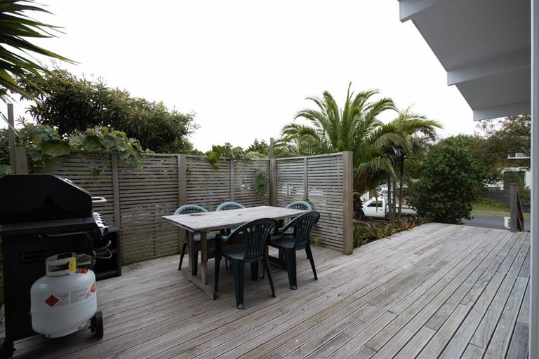 Photo of property in 6 Vanbrugh Place, Bucklands Beach, Auckland, 2014