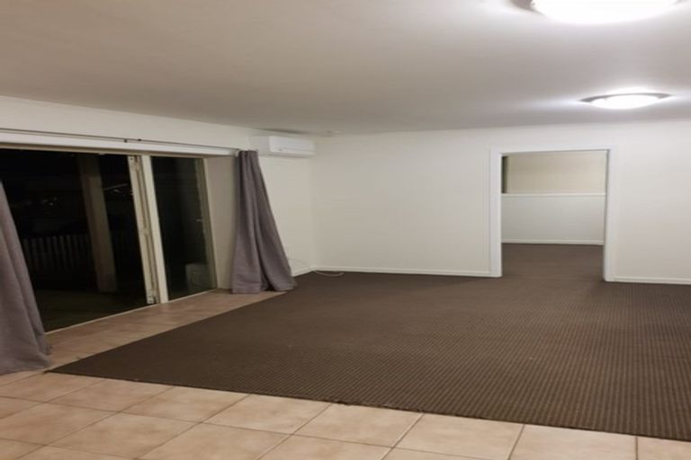 Photo of property in 27a Enfield Road, Hospital Hill, Napier, 4110