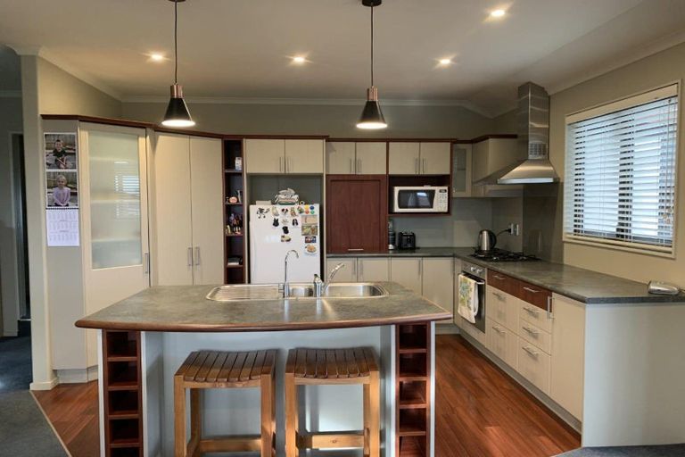 Photo of property in 2 Stratford Place, Huntington, Hamilton, 3210