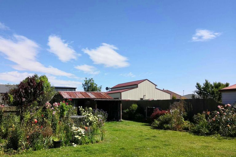 Photo of property in 18 Studholme Street, Waimate, 7924