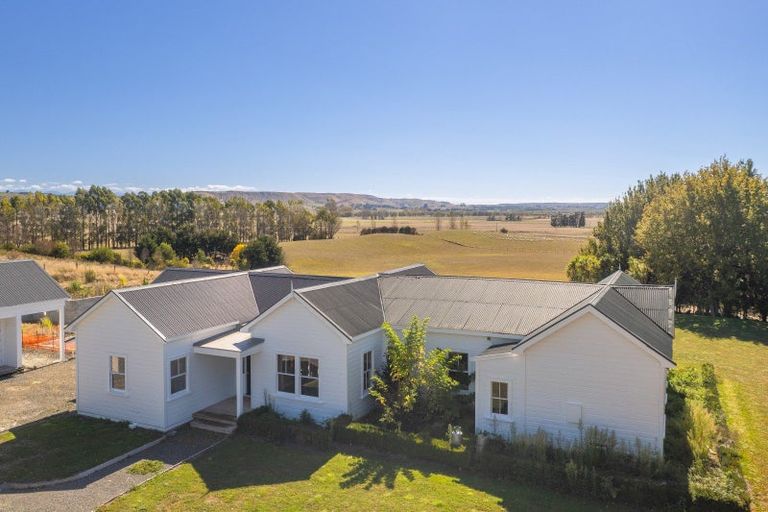 Photo of property in 724 Porangahau Road, Waipukurau, 4282