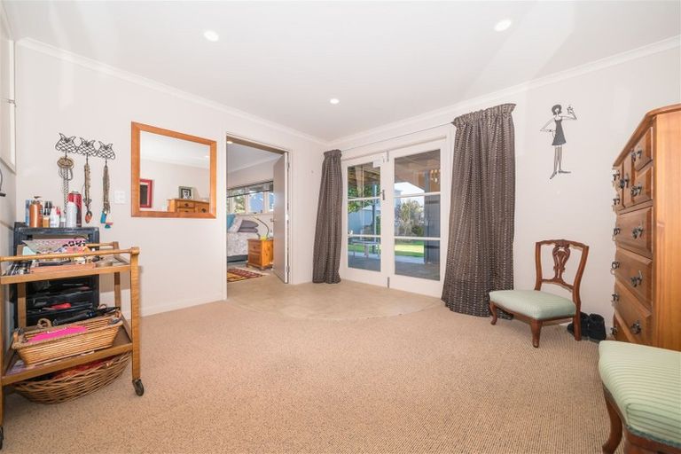 Photo of property in 51 Lincoln Terrace, Hokowhitu, Palmerston North, 4410