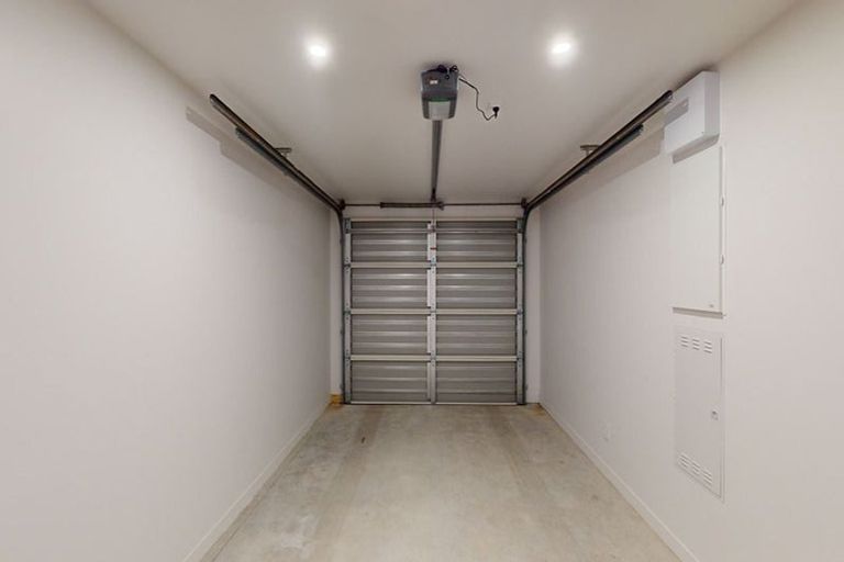 Photo of property in 12/30 Pirie Street, Mount Victoria, Wellington, 6011