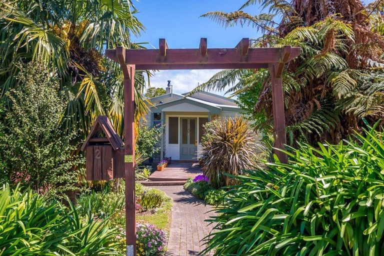 Photo of property in 2 Tui Crescent, Waikanae, 5036